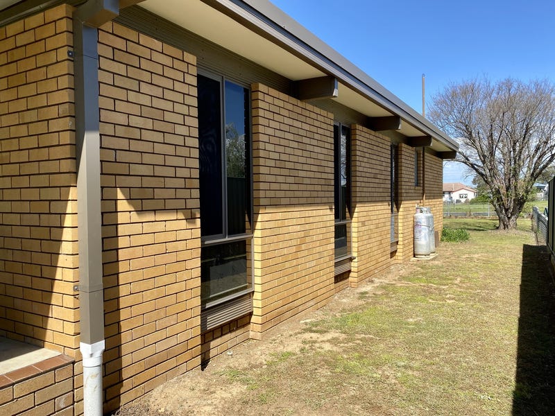 Four Bedroom Brick Home 5