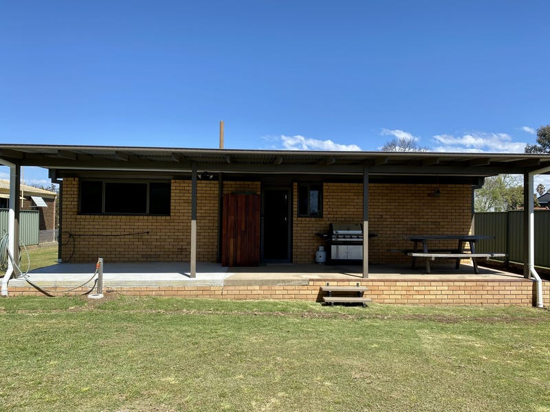 Four Bedroom Brick Home 7