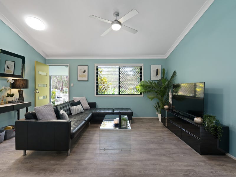 MANICURED GARDENS…. Immaculate Modern Home, 2