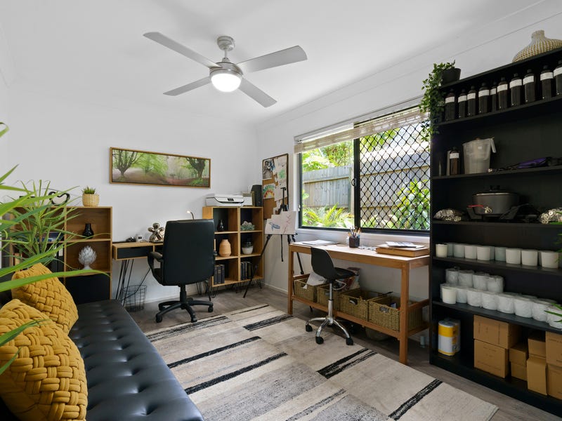MANICURED GARDENS…. Immaculate Modern Home, 12