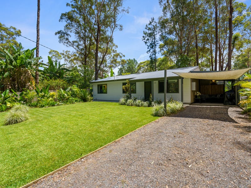 MANICURED GARDENS…. Immaculate Modern Home, 18