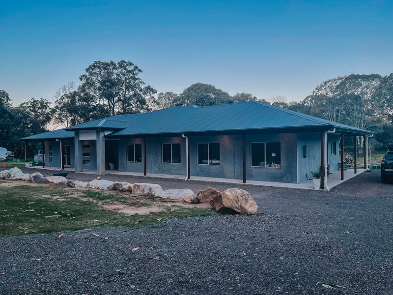 PRICE GUIDE: $1.8 – $2.2M 2