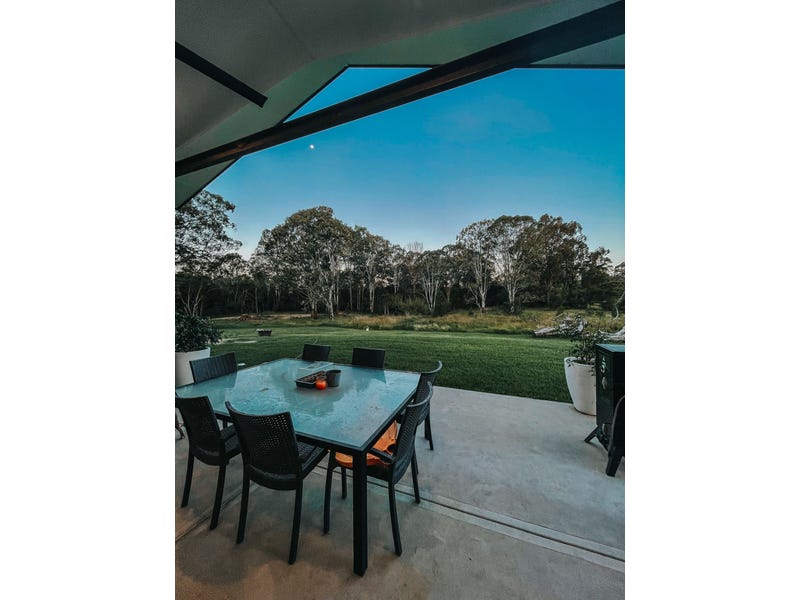 PRICE GUIDE: $1.8 – $2.2M 7
