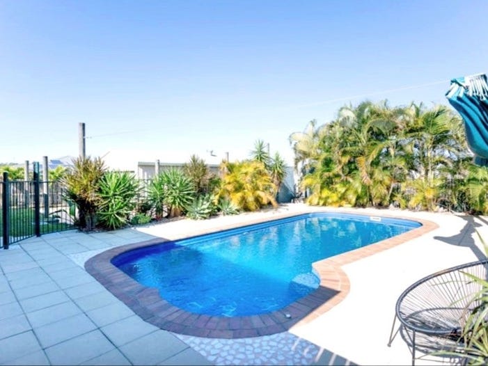 Beautiful Home With Pool & 15