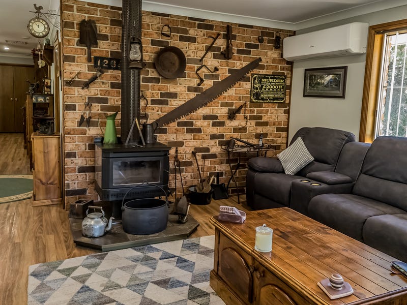PEACEFUL RURAL FAMILY HOME 11