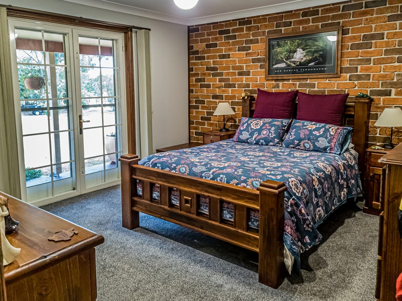 PEACEFUL RURAL FAMILY HOME 14