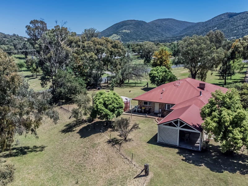 PEACEFUL RURAL FAMILY HOME 21