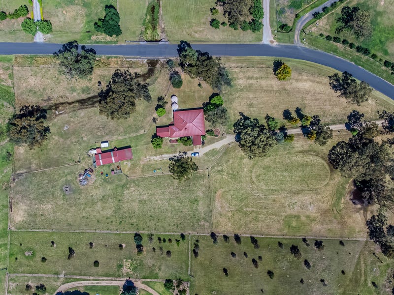 PEACEFUL RURAL FAMILY HOME 22