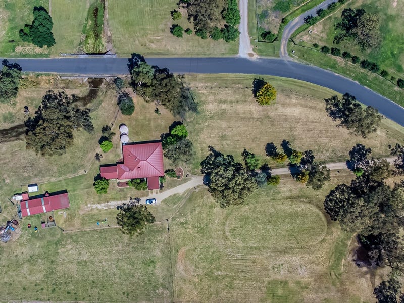 PEACEFUL RURAL FAMILY HOME 23