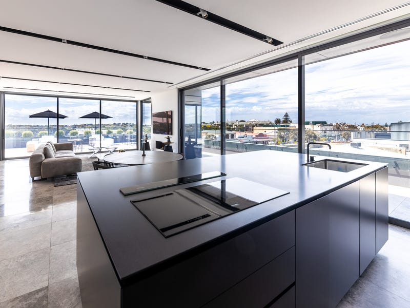 Penthouse on the Peninsula 6