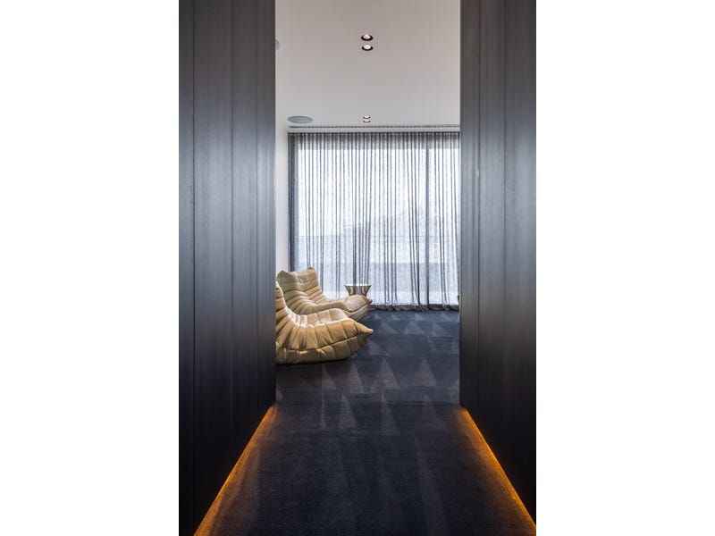 Penthouse on the Peninsula 9