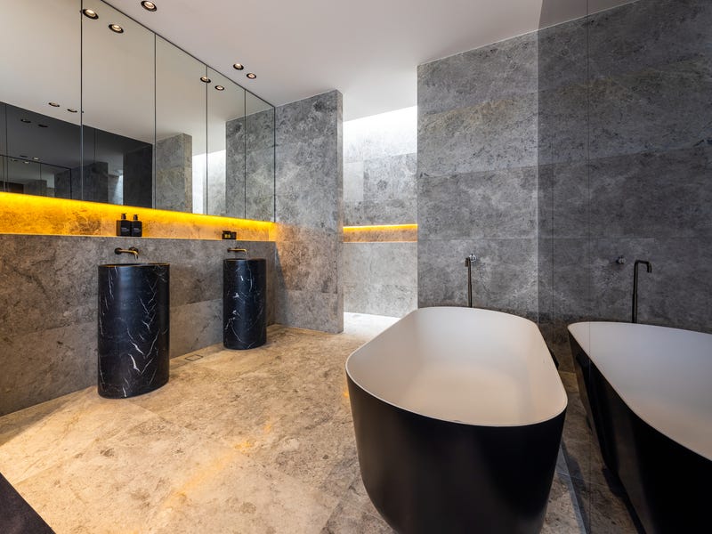 Penthouse on the Peninsula 12