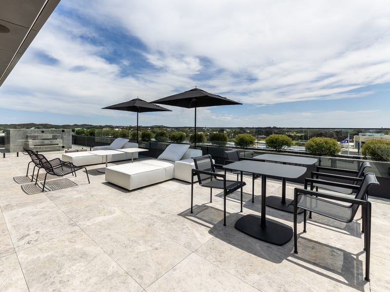 Penthouse on the Peninsula 17