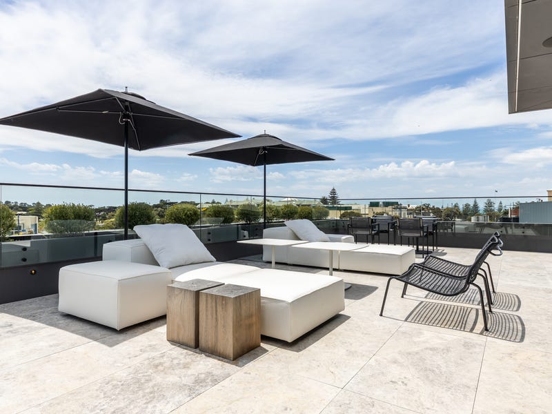 Penthouse on the Peninsula 18