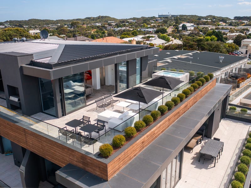 Penthouse on the Peninsula 22
