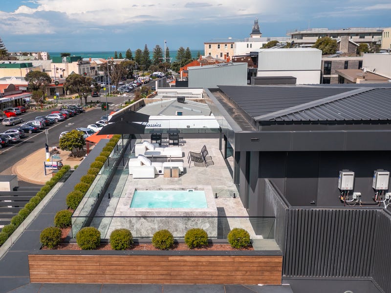Penthouse on the Peninsula 23