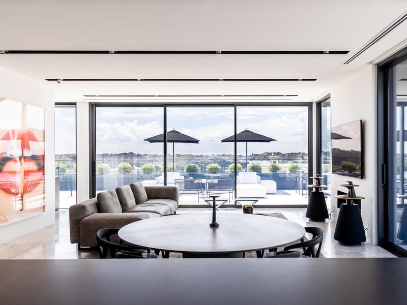 Penthouse on the Peninsula 24