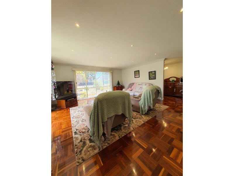 UNDER OFFER    5