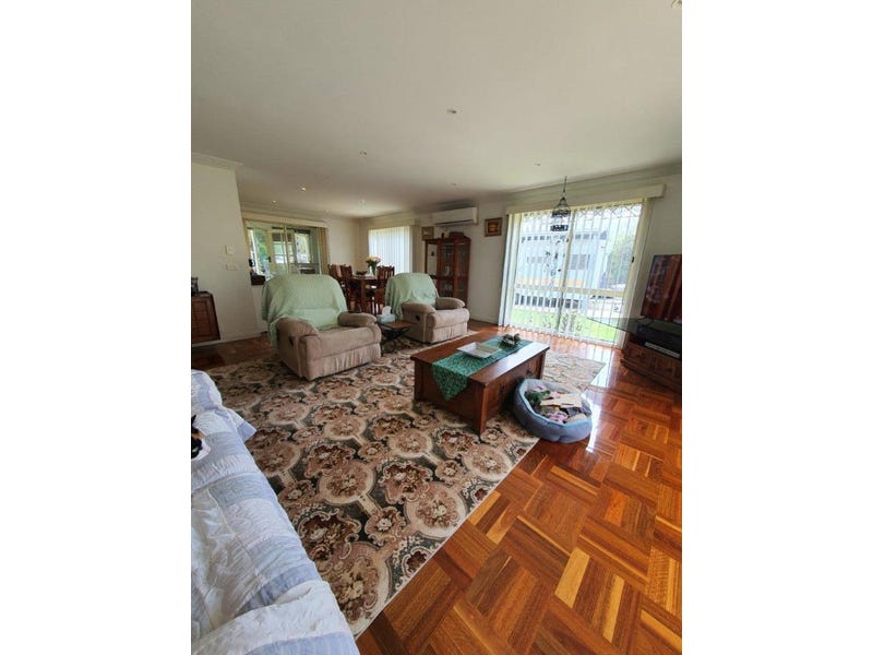 UNDER OFFER    6