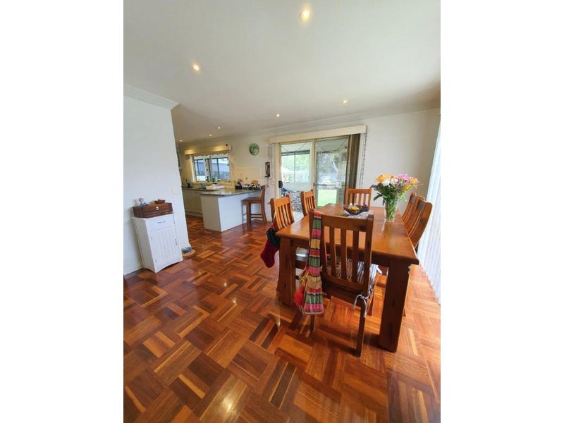 UNDER OFFER    7