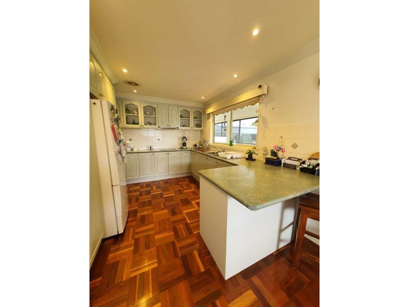 UNDER OFFER    9
