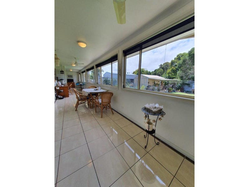 UNDER OFFER    18