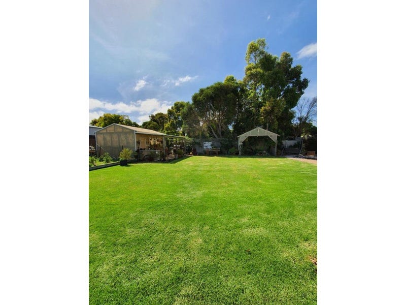 UNDER OFFER    28