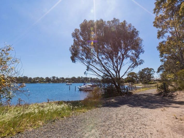 UNDER OFFER    30