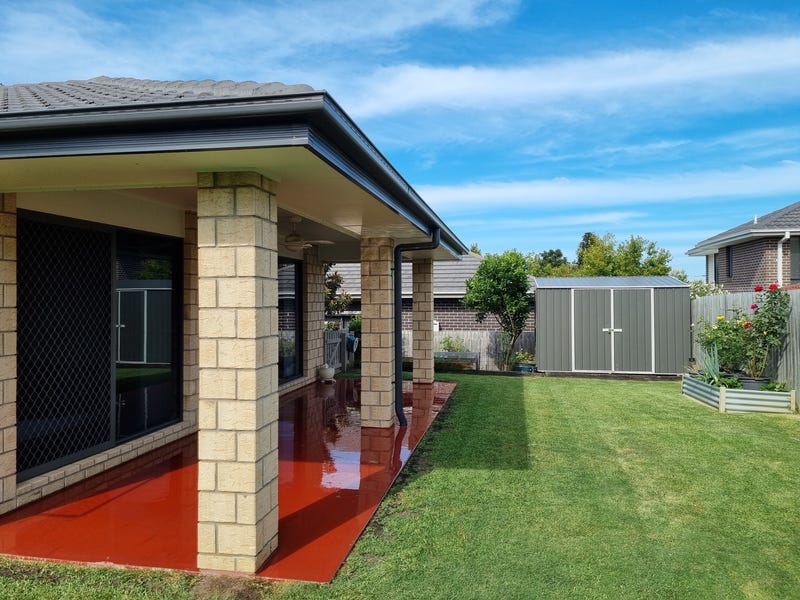 Immaculate 3 Bedroom Home in 8