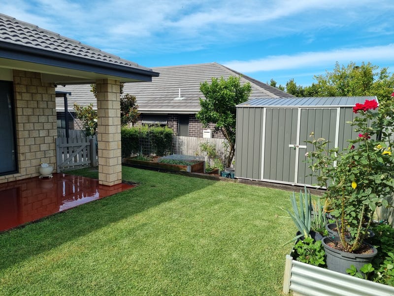 Immaculate 3 Bedroom Home in 9