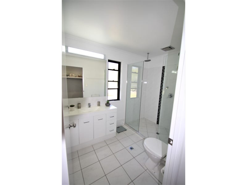 SEASIDE PARADISE –  SOLD! 19