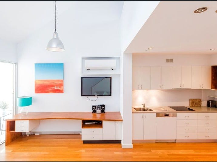Under contract – Offers 5