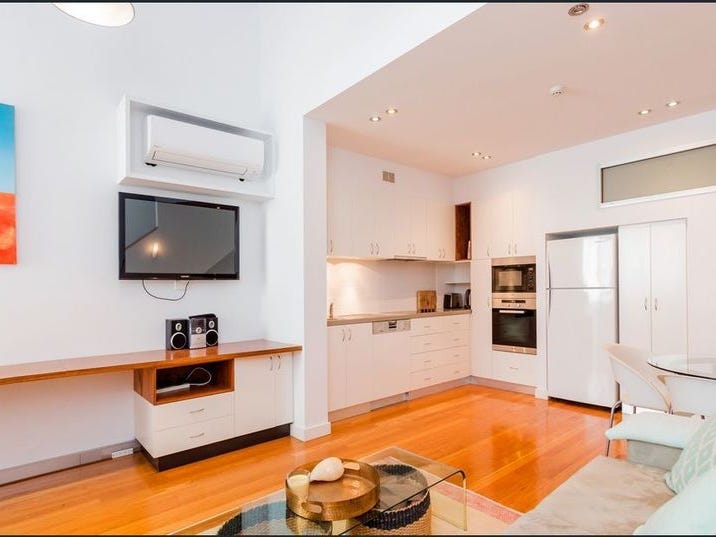 Under contract – Offers 6