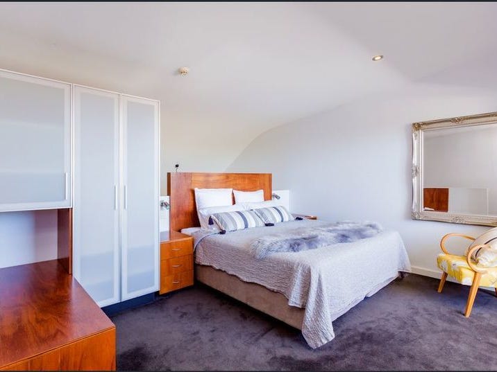 Under contract – Offers 10