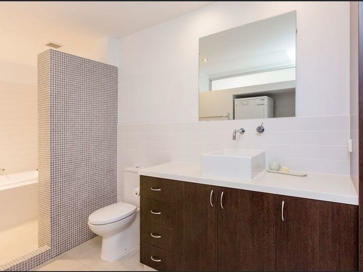 Under contract – Offers 14