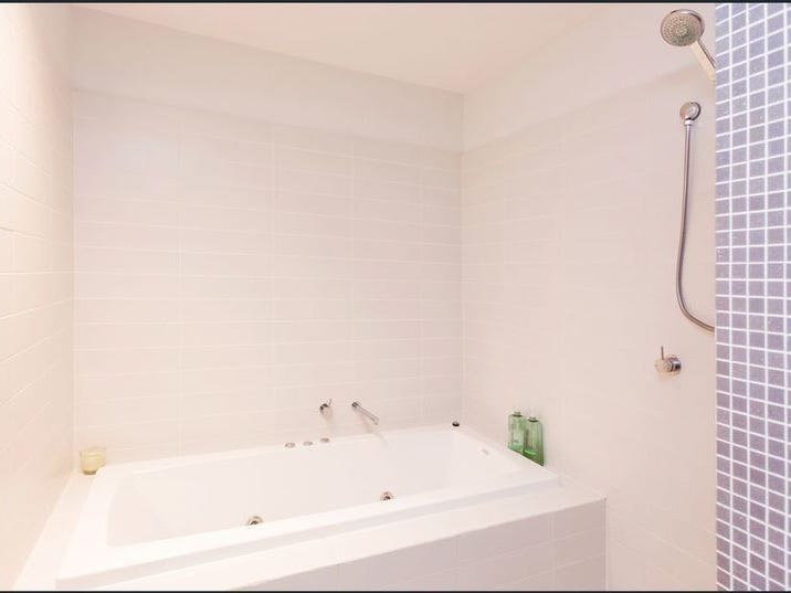 Under contract – Offers 16