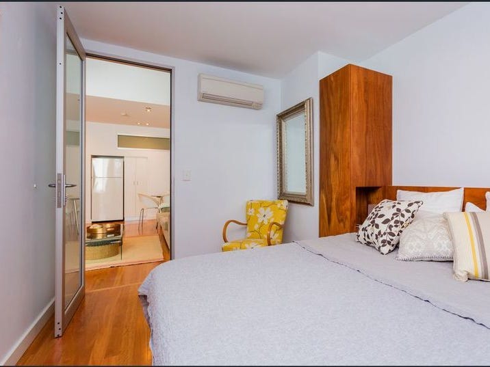 Under contract – Offers 17