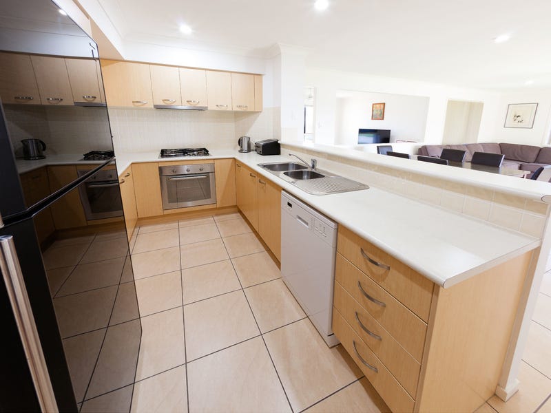 ** UNDER OFFER ** 3