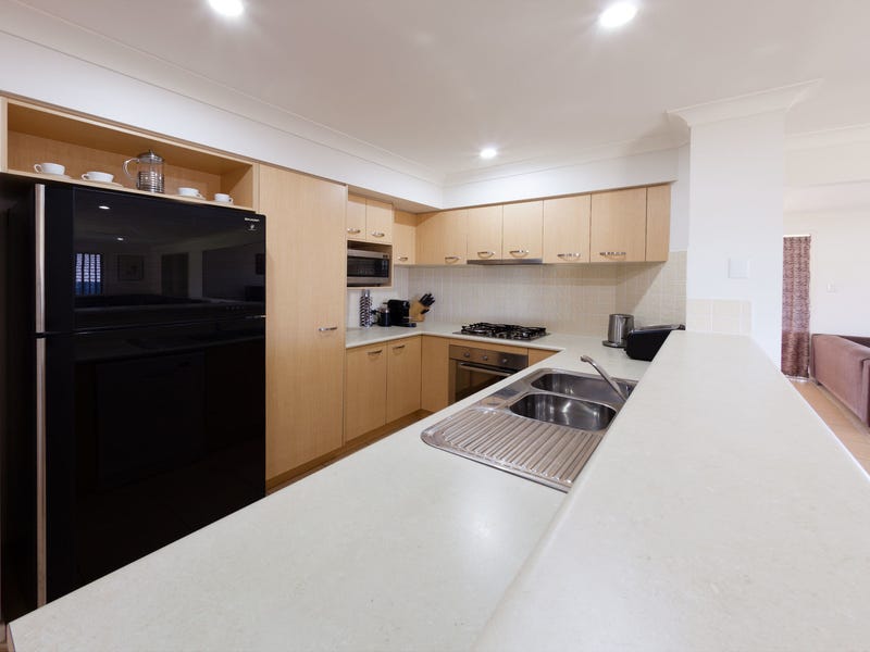 ** UNDER OFFER ** 4
