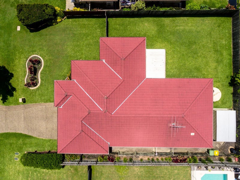 ** UNDER OFFER ** 18