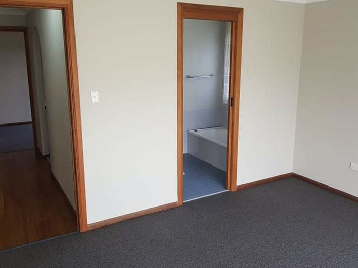 3 bedroom brick home to 11