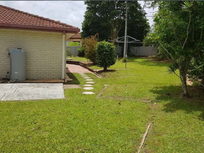 3 bedroom brick home to 17