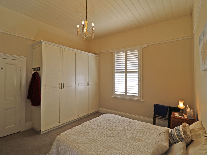 Unique Alexander Terrace Gem 17