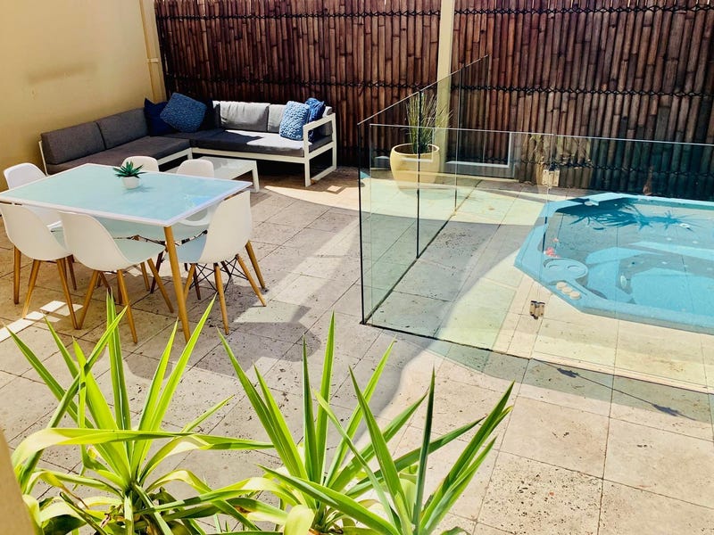 UNDER OFFER 7