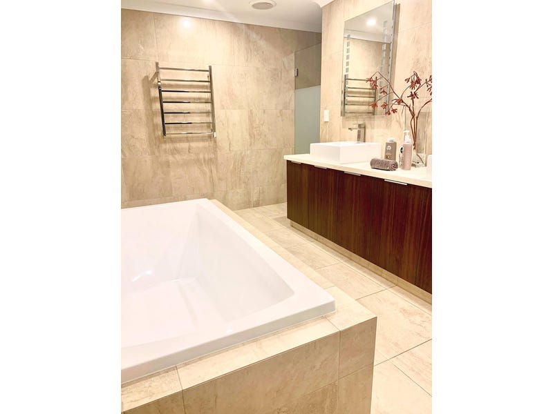 UNDER OFFER 20