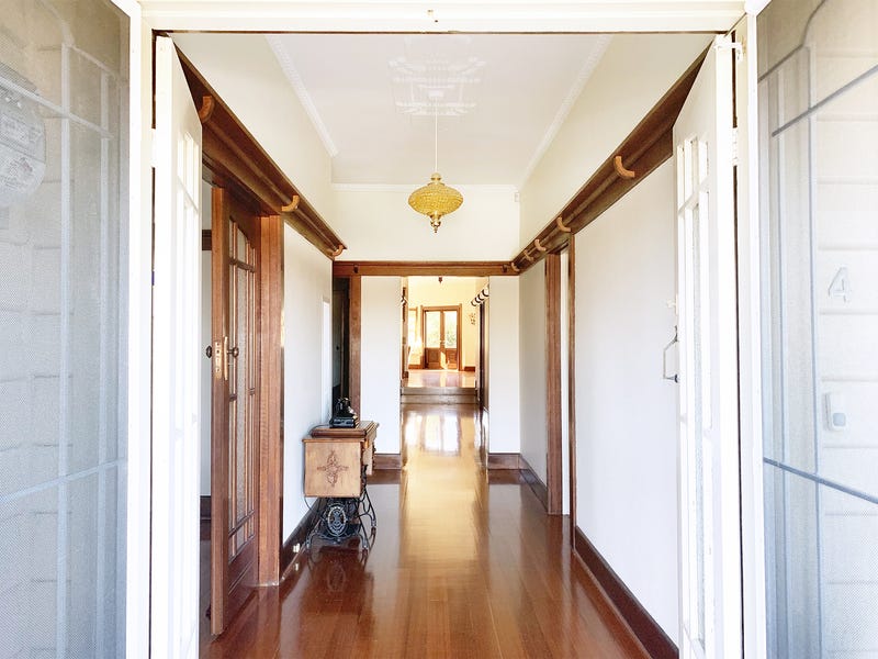 BEAUTIFUL FAMILY HOME IN THE 2