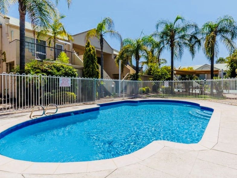 Resort Living by the Lake 9