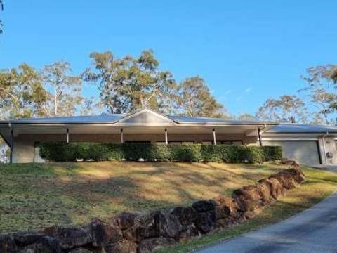 The Ultimate Central Acreage Home 8