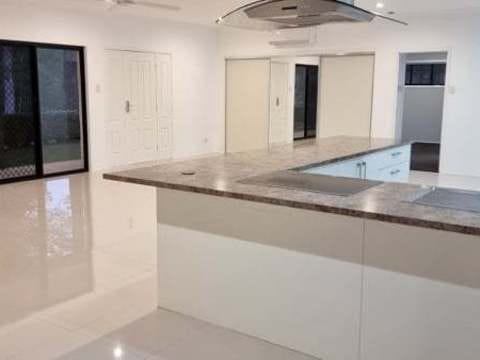 The Ultimate Central Acreage Home 13