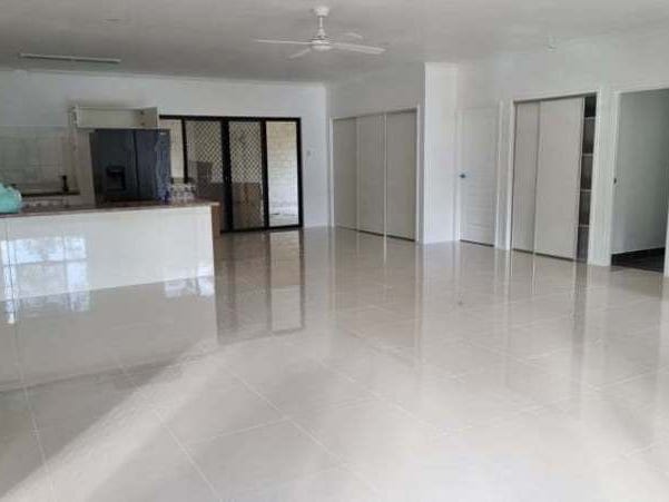 The Ultimate Central Acreage Home 27